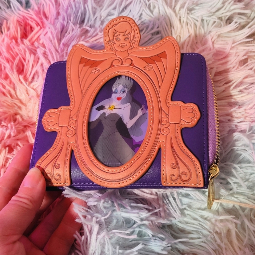 LASRxLoungefly Exclusive Ursula & Vanessa Wallet - Picture 2 of 5